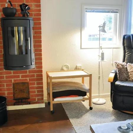 Two-bedroom Holiday In Hébergement de vacances