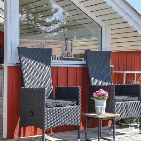 Hébergement de vacances Two-bedroom Holiday In *