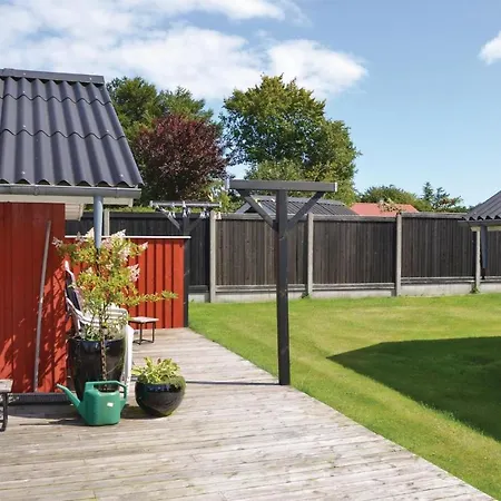 Two-bedroom Holiday In Hébergement de vacances