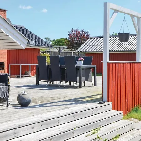 Two-bedroom Holiday In *